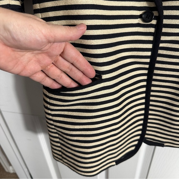 Elizabeth and James blazer, elbow length sleeves, cream/black, size 4 - Picture 3 of 15